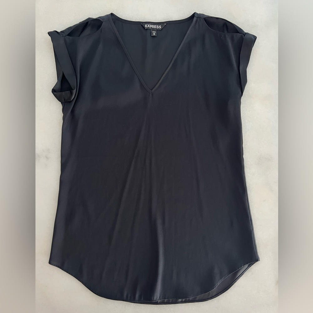 🎀Express black open shoulders blouse size XS🎀 excellent used condition!!